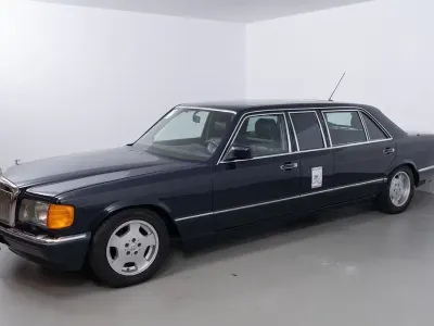Używany Mercedes 560 279 KM (205 kW) 1993 Niebieski Sedan/Limuzyna