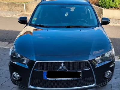 Gebraucht Mitsubishi Outlander Intense 177 PS (130 kW) 2013 Schwarz SUV