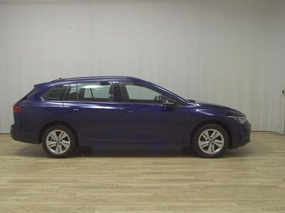 Gebraucht VW Golf VIII Life 110 PS (80 kW) 2022 Blau Kombi