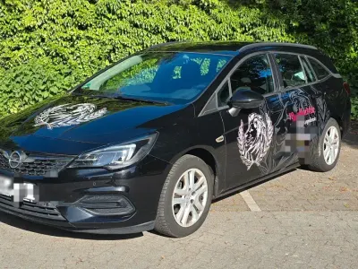 Gebraucht Opel Astra Edition 131 PS (96 kW) 2020 Schwarz Kombi