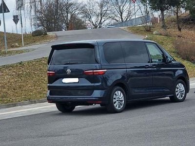 Gebraucht VW Multivan 150 PS (110 kW) 2024 Blau Van
