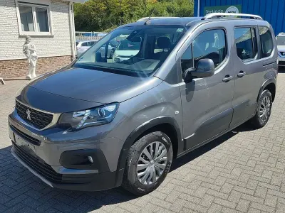 Begagnad Peugeot Rifter Allure 110 HK (80 kW) 2019 Grå Minibuss