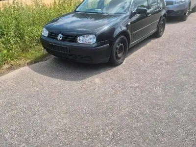 Gebraucht VW Golf IV 75 PS (55 kW) 2001 Schwarz Kleinwagen