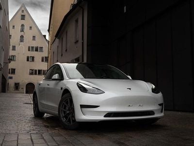 Gebraucht Tesla Model 3 Standard Range 208 kW (283 PS) 2022 Weiß Limousine