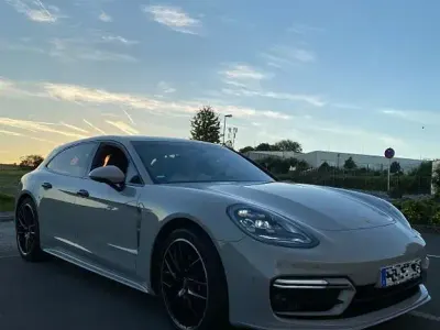 Gebraucht Porsche Panamera 4 Platinum Edition 330 PS (242 kW) 2023 Silber Kleinwagen