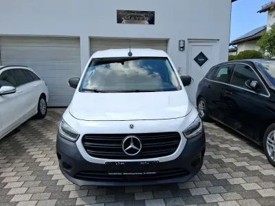 Używany Mercedes Citan 110 95 KM (69 kW) 2022 Biały Sedan/Limuzyna