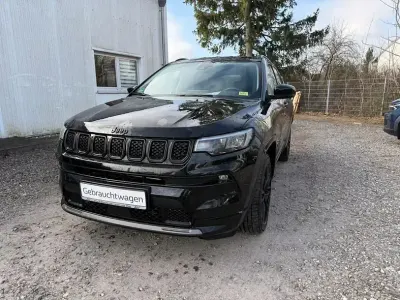 Käytetty Jeep Compass Altitude 131 HP (96 kW) 2024 Musta Katumaasturi