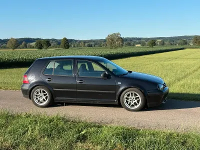 Gebraucht VW Golf IV 131 PS (96 kW) 2002 Schwarz Kleinwagen