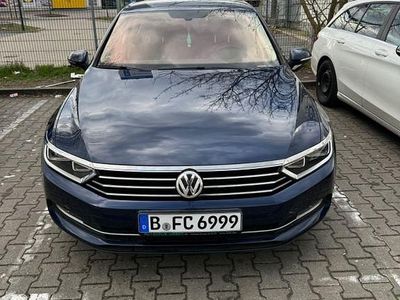 Gebraucht VW Passat Comfortline 150 PS (110 kW) 2015 Blau Limousine