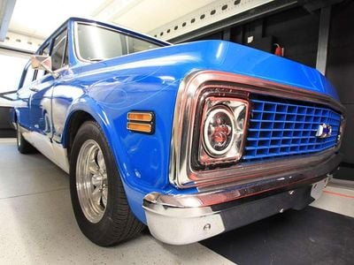 Blau Gebraucht 1972 Chevrolet Suburban SUV | 26.500 €