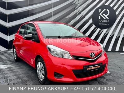 Gebraucht Toyota Yaris Club 99 PS (72 kW) 2013 Rot Kleinwagen