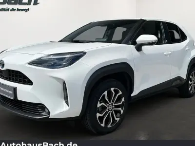 Gebraucht Toyota Yaris Cross Team 116 PS (85 kW) 2022 Weiß SUV