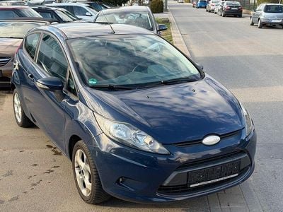 Gebraucht Ford Fiesta Trend 60 PS (44 kW) 2009 Blau Kleinwagen