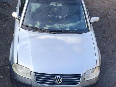 Grau Gebraucht 2002 VW Passat Limousine | 2.200 € (Etwas zu teuer)