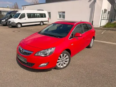 Second-hand Opel Astra Innovation 160 CP (117 kW) 2011 Roșu Break