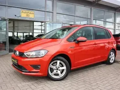 Second-hand VW Golf VII LOUNGE 125 CP (91 kW) 2016 Portocaliu Berlinǎ