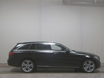 Usata Mercedes C300e Avantgarde 306 CV (225 kW) 2021 Nero Station wagon