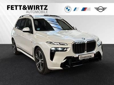 Mineralweiß metallic Gebraucht 2024 BMW X7 M Sport SUV | 84.800 € (Superpreis)