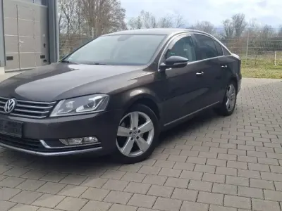Gebraucht VW Passat 140 PS (102 kW) 2014 Braun Limousine