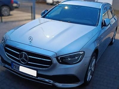 Gebraucht Mercedes E220 Avantgarde 194 PS (142 kW) 2021 Silber Kombi
