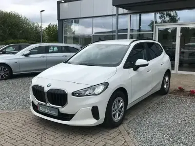 Gebraucht BMW 218 Active Tourer Performance 150 PS (110 kW) 2023 Weiß Van / Kleinbus