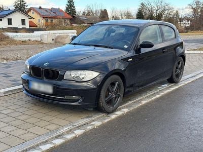 Gebraucht BMW 118 Sport Line 143 PS (105 kW) 2008 Schwarz Kleinwagen