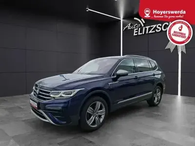 Gebraucht VW Tiguan Allspace Elegance 200 PS (147 kW) 2022 Atlantic blue metallic SUV