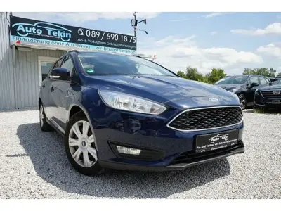 Gebraucht Ford Focus Trend 105 PS (77 kW) 2018 Blau Kombi