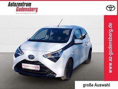 Gebraucht Toyota Aygo Play 72 PS (52 kW) 2021 Weiss Kleinwagen