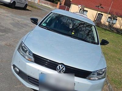 Gebraucht VW Jetta 105 PS (77 kW) 2012 Silber Limousine