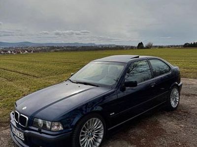 BMW 323