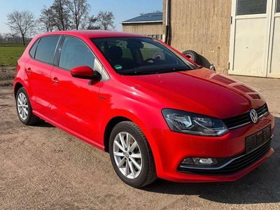 Gebraucht VW Polo LOUNGE 110 PS (80 kW) 2016 Rot Limousine