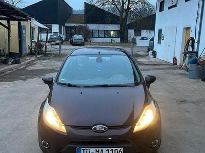 Rot Gebraucht 2009 Ford Fiesta Ghia Limousine | 1.299 € (Guter Preis)