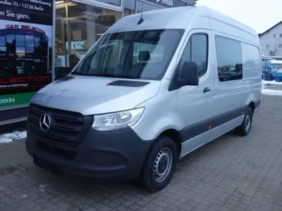 Używany Mercedes Sprinter 170 KM (125 kW) 2023 Srebrny Van