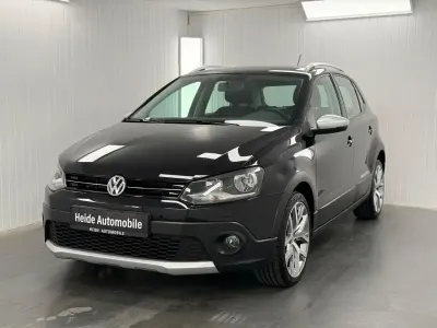 Gebraucht VW Polo Cross 90 PS (66 kW) 2015 Deep black perleffekt Kleinwagen