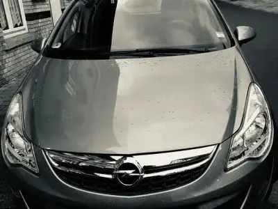Gebraucht Opel Corsa Selection 87 PS (63 kW) 2011 Silber Kleinwagen