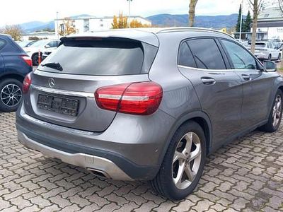 Mountaingrau metallic mountaingrau metallic Gebraucht 2017 Mercedes GLA180 Urban SUV | 19.699 € (Etwas zu teuer)