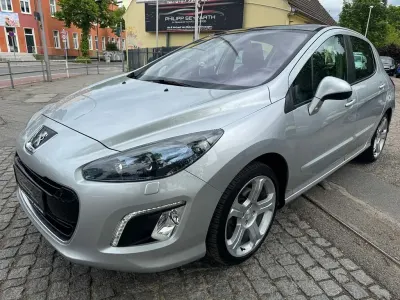 Gebraucht Peugeot 308 Allure 156 PS (114 kW) 2011 Silber Limousine