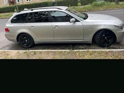 Gebraucht BMW 530 272 PS (200 kW) 2007 Silber Kombi