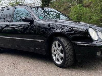 Gebraucht Mercedes E280 204 PS (150 kW) 2001 Schwarz Kombi