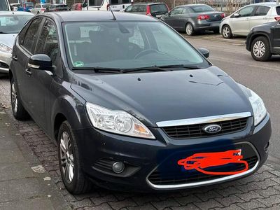 Gebraucht Ford Focus Premium 101 PS (74 kW) 2009 Grau Limousine