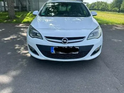 Gebraucht Opel Astra Sport 165 PS (121 kW) 2013 Weiß Kombi