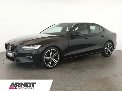 Usata Volvo S60 R-Design 197 CV (144 kW) 2022 Nero Berlina
