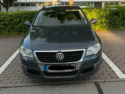 Gebraucht VW Passat 140 PS (102 kW) 2010 Blau Kombi