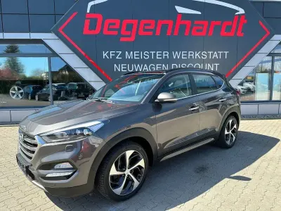 Gebraucht Hyundai Tucson Premium 177 PS (130 kW) 2016 Grau SUV