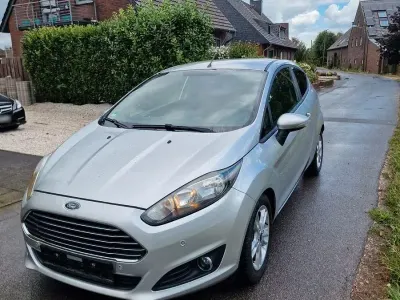 Gebraucht Ford Fiesta SYNC Edition 75 PS (55 kW) 2015 Silber Kleinwagen