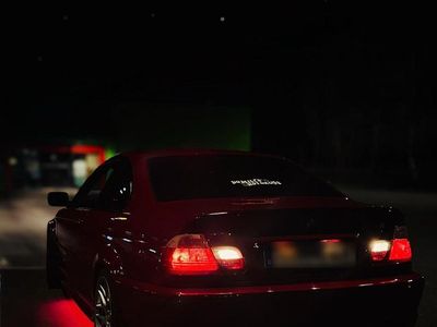 Gebraucht BMW 318 M Sport 143 PS (105 kW) 2003 Rot Coupé