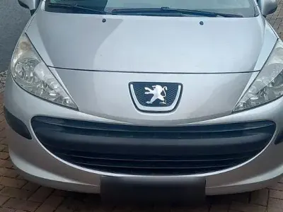 Gebraucht Peugeot 207 Filou 73 PS (53 kW) 2009 Silber Limousine