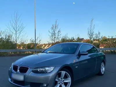Gebraucht BMW 320 Cabriolet 170 PS (125 kW) 2009 Grau Cabrio