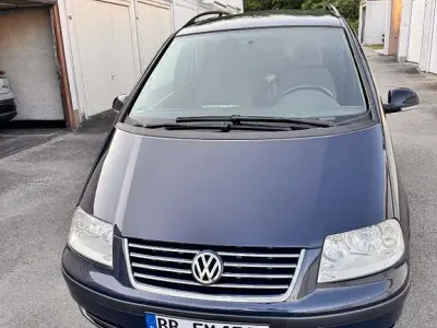 Gebraucht VW Sharan Trendline 116 PS (85 kW) 2009 Blau Van / Kleinbus